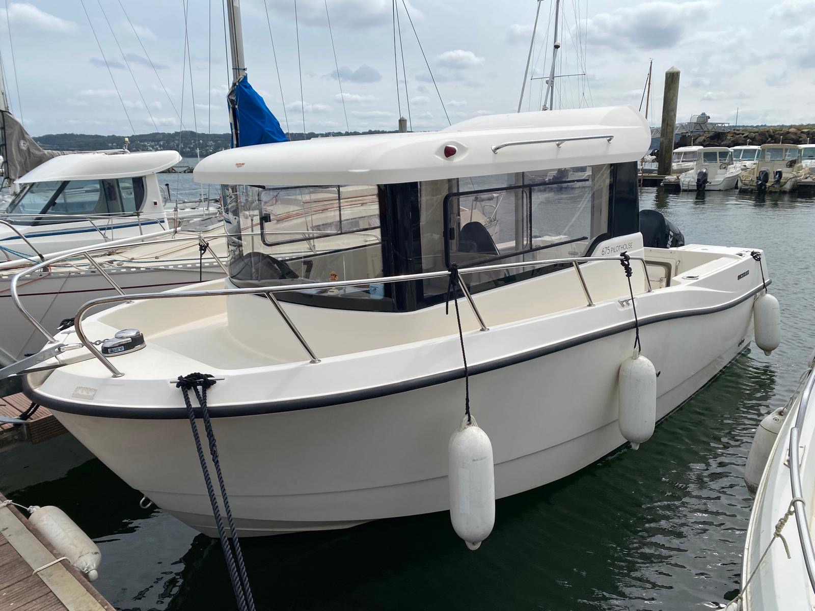 slider 1 Quicksilver  675 Pilothouse